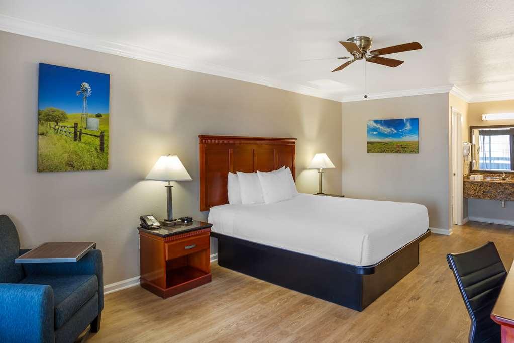 Best Western Heritage Inn Bakersfield Room photo